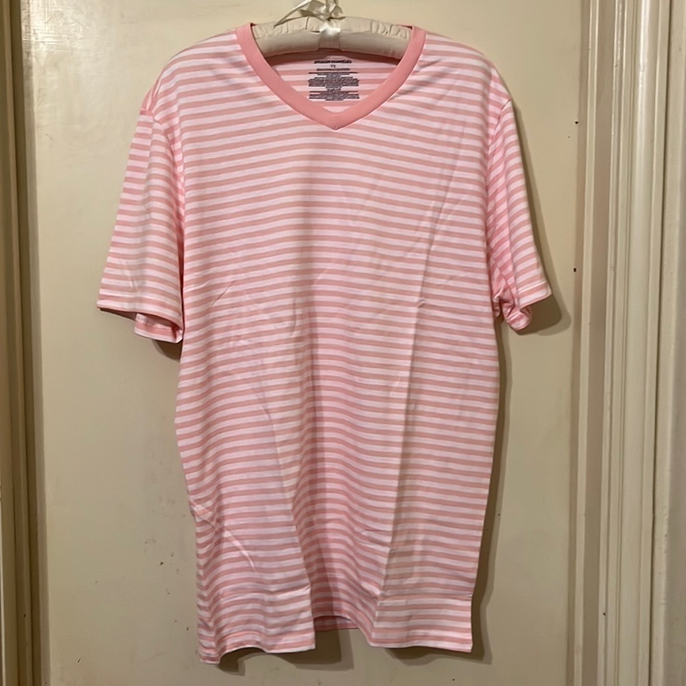 NWOT Amazon Essentials Women's Slim-Fit Short-Sleeve V-Neck T-Shirt Large